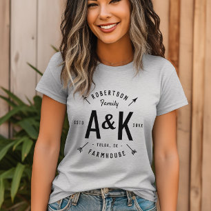 Rustikales Familienmonogramm im Farmhouse-Stil T-Shirt