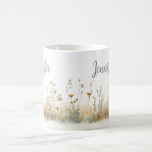 Rustikales Feld der Wildblumen Monogramm Kaffeetasse (Mittel)