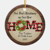 Rustikales First Christmas Zuhause Wreath Karierte Keramik Ornament (Vorne)