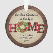 Rustikales First Christmas Zuhause Wreath Karierte Ornament (Vorderseite)