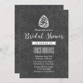 Rustikales Forest Pine Cone Chalkboard Brautparty Einladung (Vorne/Hinten)