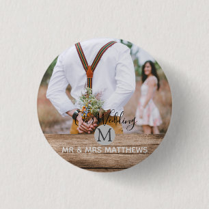 Rustikales Foto Collage Monogram NEWLYWEDS WEDS Button