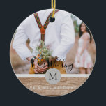 Rustikales Foto Collage Monogram NEWLYWEDS WEDS Keramik Ornament<br><div class="desc">Fügen Sie Ihre Fotos zu diesem modernen rustikalen,  monogrammatikalischen Foto-Geschenk hinzu,  das sich perfekt für die frisch gebliebene Hochzeitsfeier eignet.</div>