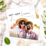 Rustikales Foto Hochzeit speichern Sie das Datum Ankündigungspostkarte<br><div class="desc">Unser einfaches Foto Save the Date Postkarte mit Ihrem Foto ist der perfekte Weg Ihre Hochzeit zu beginnen. Das moderne minimalistische Design ist perfekt für jede Art von Hochzeitsankündigung. Bitte kontaktieren Sie mich für Designanfragen und Designänderungen.</div>