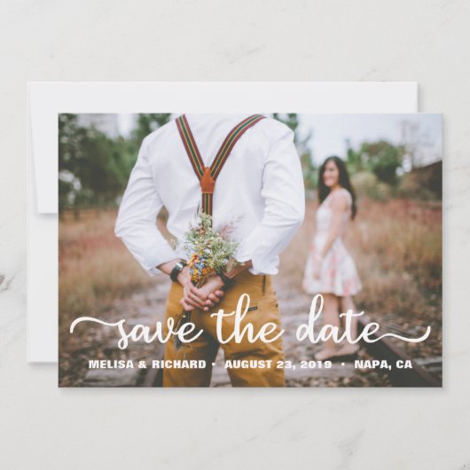 Rustikales Foto Save the Date Moderne Skriptkarte (Vorderseite)