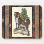 Rustikales Fox Stepping auf einem Baumstamm Mousepad<br><div class="desc">Dieser rustikale Ausdruck illustriert einen Fuchs vor einem Kiefernbaum. Die Farben sind in sanften Pastellfarben gehalten,  und das Bild hat traditionelle Motive im braunen Gama. Dieses Design wäre eine perfekte Ergänzung zu Ihrer Landhausdekoration.</div>