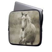Rustikales Galloping Andalusisches Pferd Laptopschutzhülle (Vorderseite Links)
