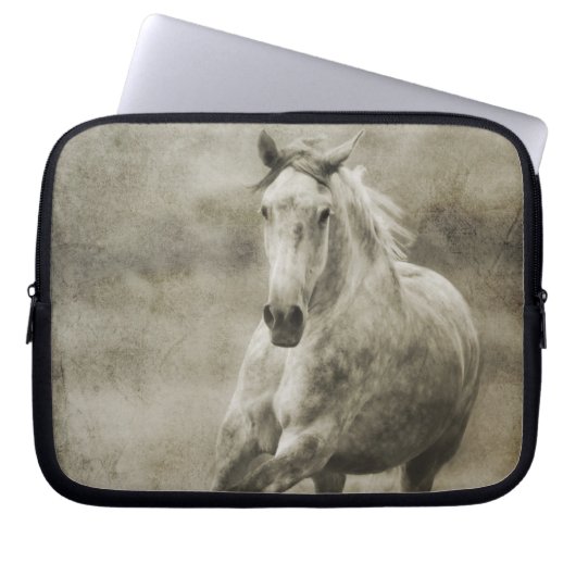Rustikales Galloping Andalusisches Pferd Laptopschutzhülle (Vorderseite)