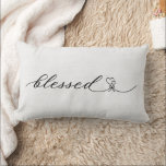 Rustikales Geschenk für gesegnetes Herz Lendenkissen<br><div class="desc">Mit diesem gesegneten Kalligraphie-Schriftart mit Herzbukett und einem Burleffekthintergrund können Sie Ihren Neuvermählten ein unvergessliches Geschenk machen. Einfache Personalisierung mit Namen und Datum der Wahl.</div>