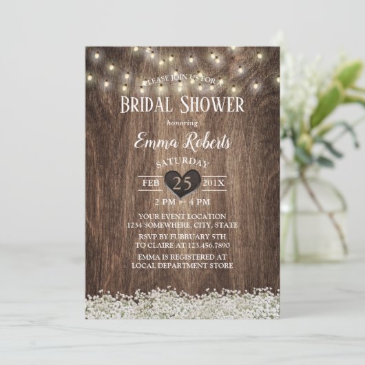 Rustikales Gipskraut String Lights Brautparty Einladung (Stehend Vorderseite)