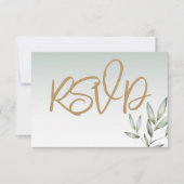 Rustikales Gold Script und Sage Green Foliage Hoch RSVP Karte (Vorderseite)