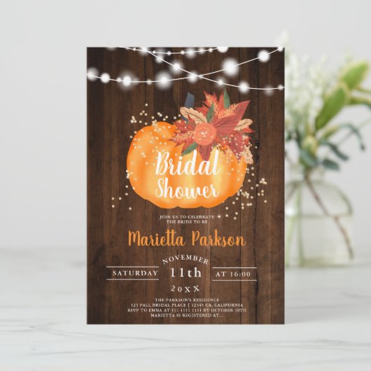 Rustikales goldblühendes Holzlicht fällt Brautpart Einladung (Stehend Vorderseite)