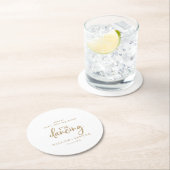 Rustikales Goldenes Drehbuch Nimm meinen Drink nic Runder Pappuntersetzer (Vor Ort)