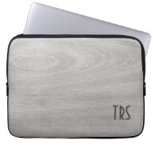 Rustikales Grau Wood Grain Monogramm Laptopschutzhülle (Vorderseite)