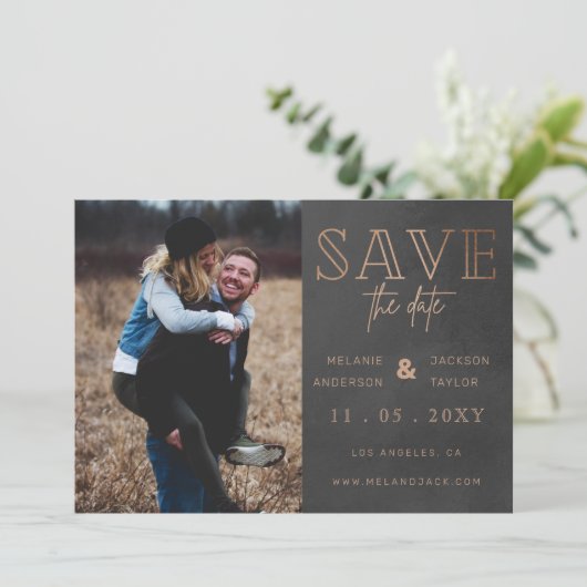 Rustikales Graues handgeschriebenes Foto Save the Save The Date (Stehend Vorderseite)