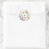 Rustikales Greenery White Floral Monogram Wedding Runder Aufkleber (Tasche)