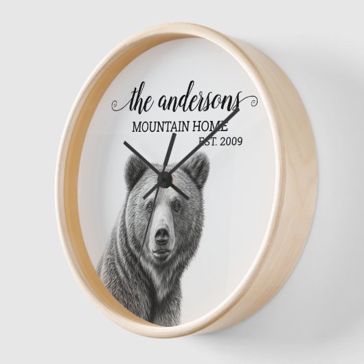 Rustikales Grizzly Bärenkabine Decke Monogramm Uhr (Winkel)