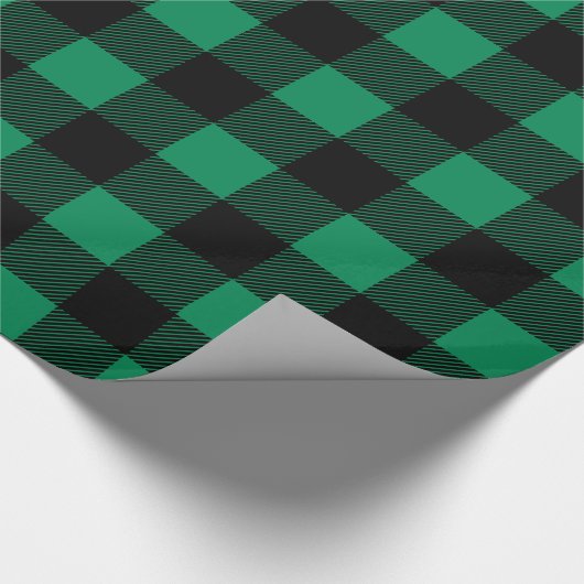 Rustikales Grün und Schwarzes Buffalo Karierte Wei Geschenkpapier (Ecke)