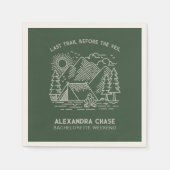 Rustikales grünes Camp Bachelorette Serviette (Vorderseite)