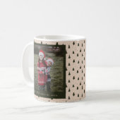 Rustikales Grünes Weihnachtsbaum Individuelle Name Kaffeetasse (Vorderseite Links)