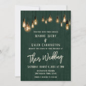 Rustikales Grünholz Edison Lights Typografy Weddin Einladung (Vorderseite)