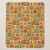 Rustikales Herbst-Patchwork-Kürbis-Monogramm Sherpadecke (Vorderseite)