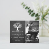 Rustikales Herz-Bäume Hochzeit Foto Save the Date Ankündigungspostkarte (Stehend Vorderseite)