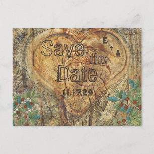 Rustikales Herz Save the Date in Tree Trunk Ankündigungspostkarte