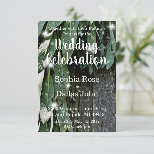 Rustikales Hinterhofholz und Salbei Hochzeit Einladung (Stehend Vorderseite)