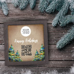 Rustikales Hinzufügen Ihrer QR-Logo-Werbeaktion Kiste<br><div class="desc">Rustic Fügen Sie Ihr Logo QR Code Company Werbeaktion Geschenkboxen. Rustikal-beige Hintergrund. Fügen Sie Ihr Logo und QR-Code in die Vorlage ein. Werbeaktion oder Schenkung für Ihre Kunden und Geschäftspartner.</div>