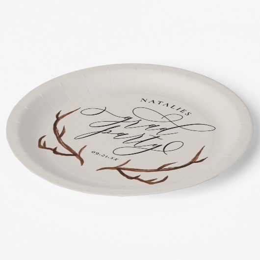 Rustikales Hirschgeweih-Abschluss-Party Pappteller (Schrägansicht)