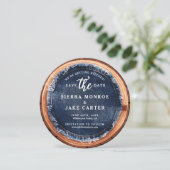 Rustikales Hochzeitdatum Rett Holz Slice Denim Fot Einladung (Stehend Vorderseite)