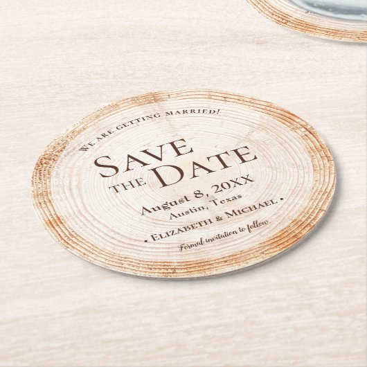 Rustikales Hochzeitsholz Save the Date Runder Pappuntersetzer (Angewinkelt)