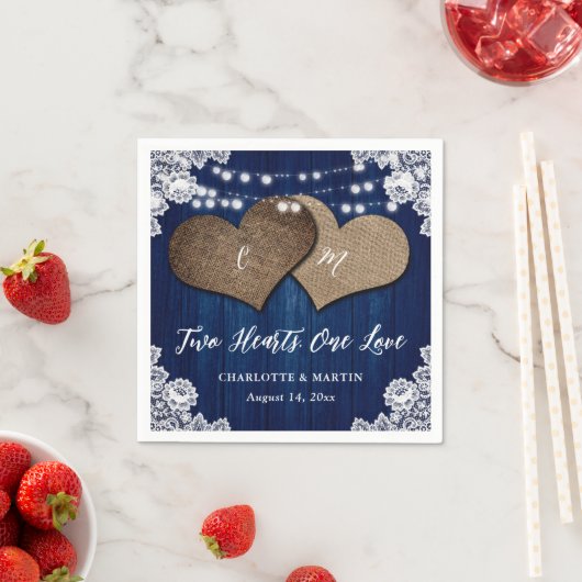 Rustikales Hochzeitspazierenrennen mit blauem Holz Serviette (Beispiel)