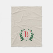 Rustikales Holiday Laurel Wreath Monogram Fleecedecke (Vorderseite)