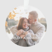 Rustikales Holly Pine Newlyweds zweiseitiges Custo Ornament (Vorderseite)