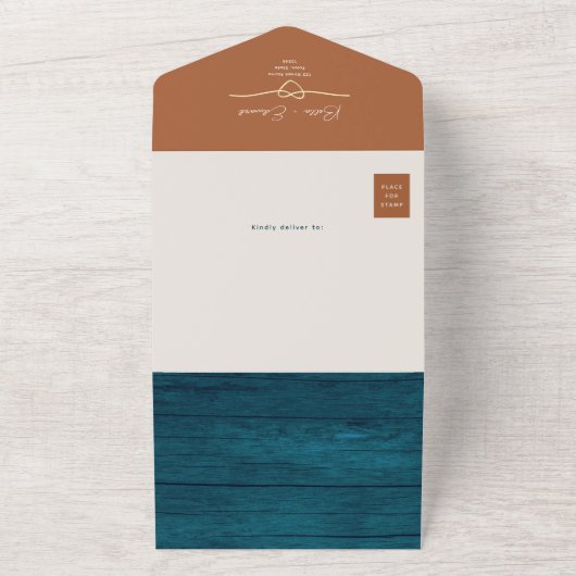 Rustikales Holz Aquamarin und Terracotta Wedding All In One Einladung (Außenbereich)