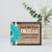 Rustikales Holz Aquamarine Daisy Save the Date Pos Ankündigungspostkarte (Stehend Vorderseite)