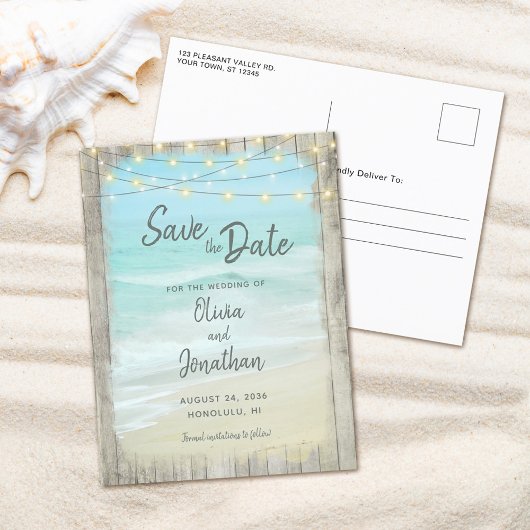 Rustikales Holz Beach Ocean Wedding String Lights Ankündigungspostkarte