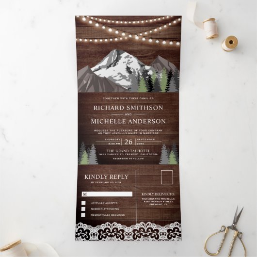 Rustikales Holz-Berg-Wald-String Lichter Hochzeit Dreifach Gefaltete Einladung (Innenseite)