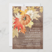 Rustikales Holz Blätter & Pumpkins Herbst Brautpar Einladung (Vorderseite)