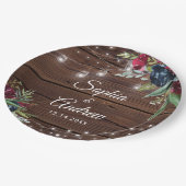 Rustikales Holz Burgund Blumenleuchten Hochzeit Pappteller (Schrägansicht)