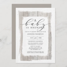 Rustikales Holz, das ein Baby braut, Babydusche