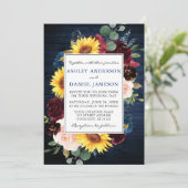 Rustikales Holz gemischte Blumenrahmen Blue Weddin Einladung (Stehend Vorderseite)