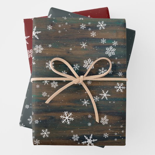Rustikales Holz Graue rote Schneeflocken Weihnacht Geschenkpapier Set (Beispiel)