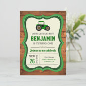 Rustikales Holz Grüner Kindergeburtstag Party Einladung (Stehend Vorderseite)