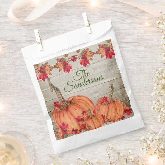 Rustikales Holz Herbst Orange Pumpkins Herbstlaub Geschenktütchen (Ausgeschnitten)