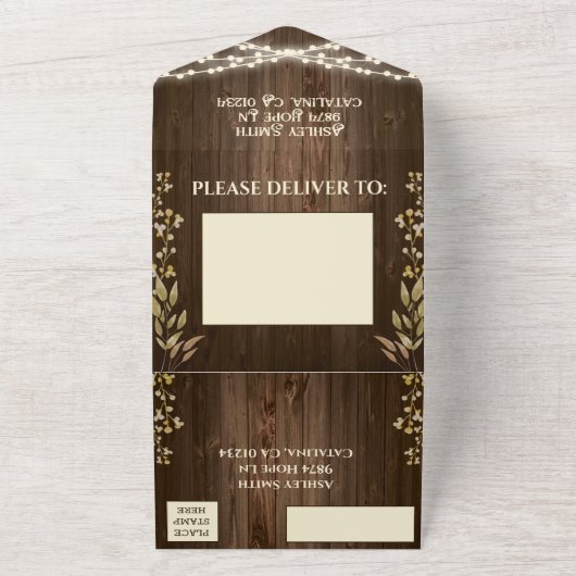 Rustikales Holz in einer Hochzeit All In One Einladung (Außenbereich)