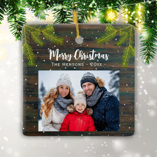 Rustikales Holz-Kiefer-Frohe Weihnachten-Familienf Keramikornament