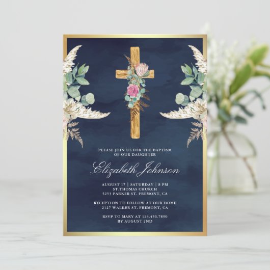 Rustikales Holz Kreuzpampas Eukalyptus Navy Taufe Einladung (Stehend Vorderseite)